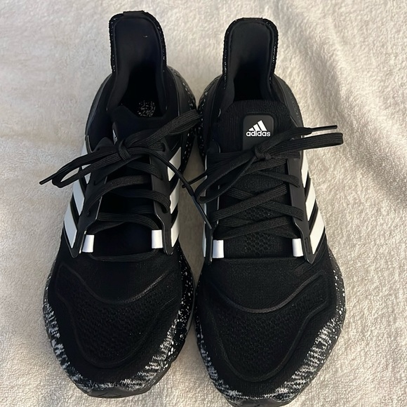 Adidas men’s tennis shoes